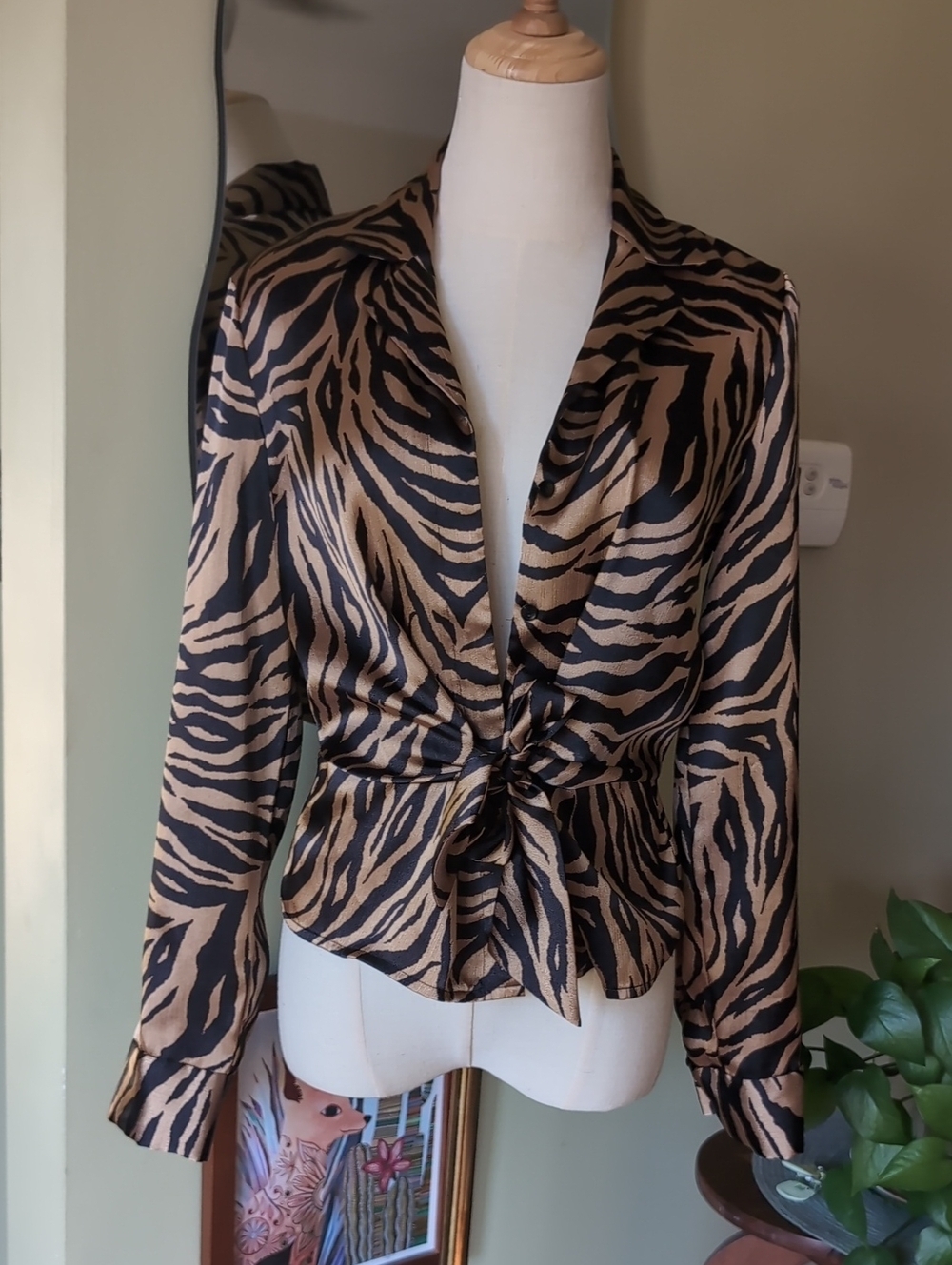 Jones New York Women's Size Small Animal Print Blouse